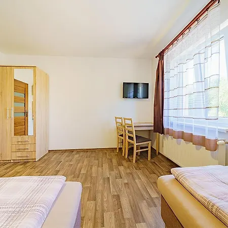 Krasno Πανσιόν