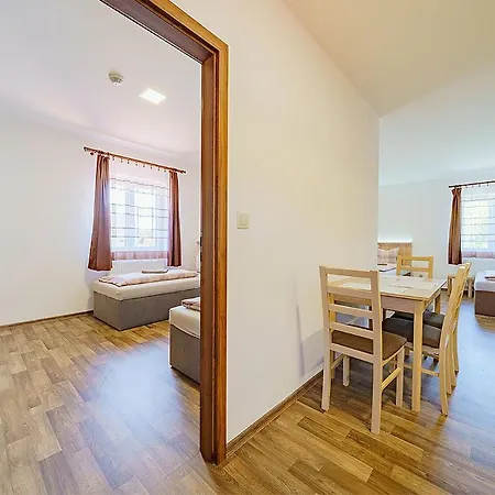 Konukevi Krasno Cheb